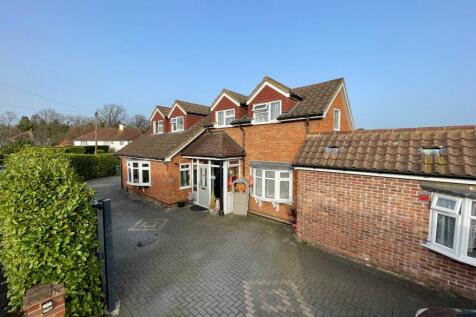 Woodcot Gardens, FARNBOROUGH, GU14