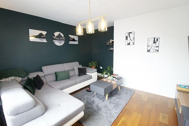 3 bed Semi-Detached for sale Image 4