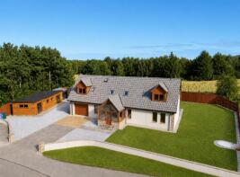 2, Fairway Gardens, Kinloss IV36 2UA