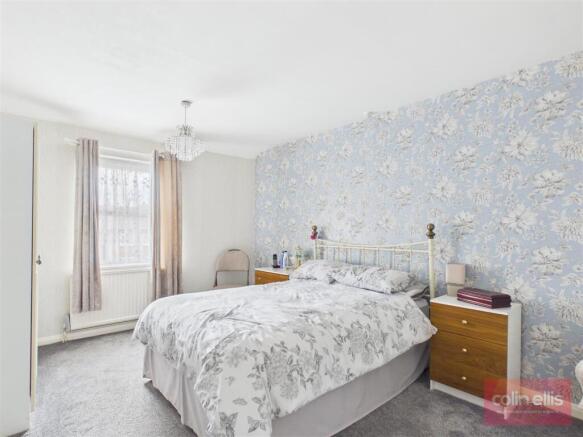 3 bed Semi-Detached for sale Image 8