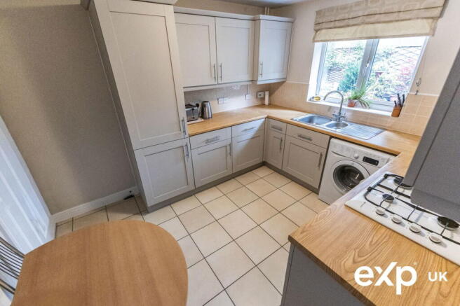Broadlands Close, Sutton-in-ashfield, NG17 4JN photo 4