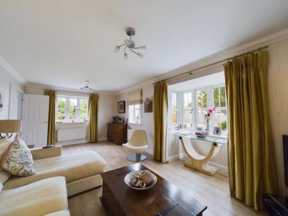 4 bed Detached for sale Image 6