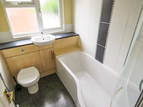 Bathroom 1.JPG