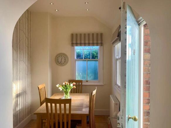 Breakfast/Family room