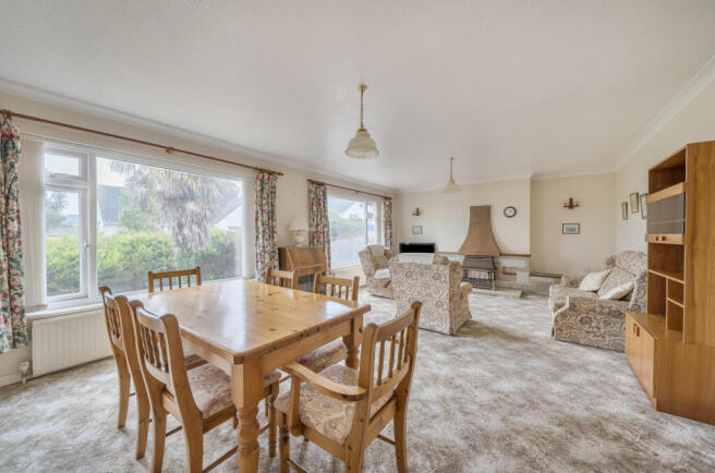 1340882-4-68a492e...