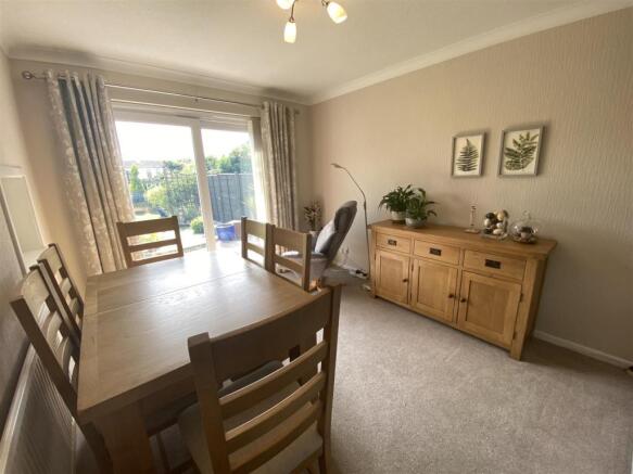 LIVING/DINING ROOM