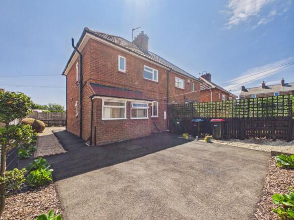 3 bed Semi-Detached for sale Image 4