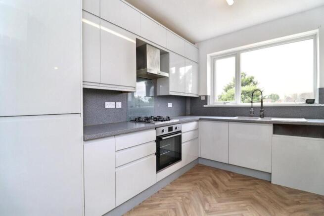 3 bed Semi-Detached for sale Image 4
