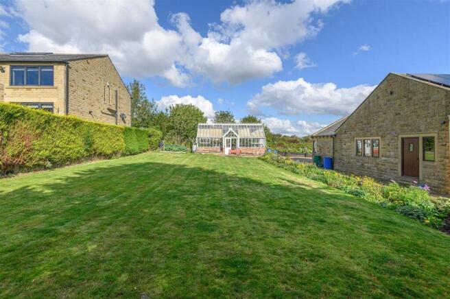 8 bed House for sale Image 7