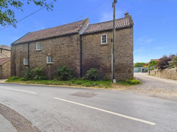 4 bed Character Property for sale Image 12