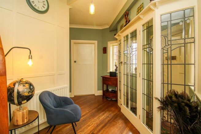 4 bed Detached for sale Image 7