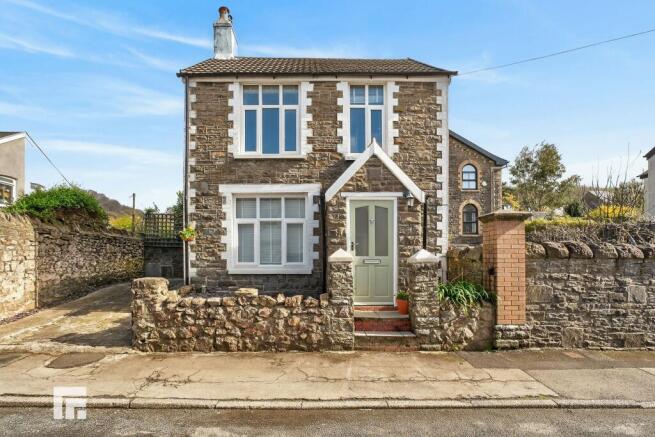 3-bed detached on Queen Street, Tongwynlais, CF15, £425,000