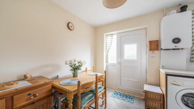 2 bed Semi-Detached for sale Image 6