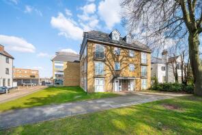 6, 55 Surrey Court, Woodcote Road, Wallington SM6 0PN