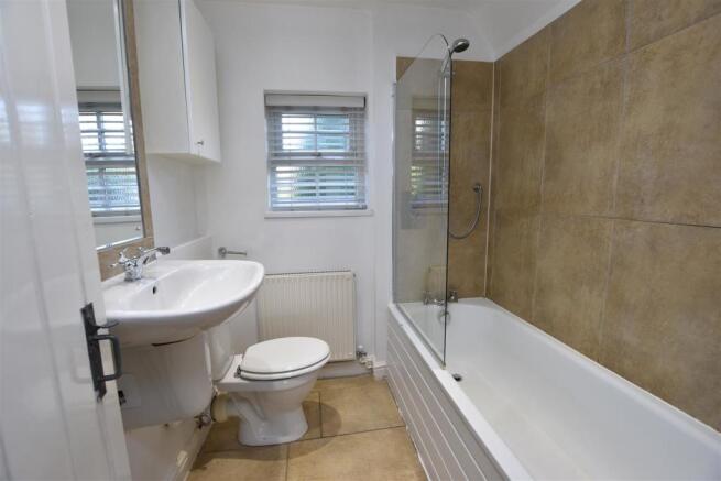 GROUND FLOOR BATHROOM