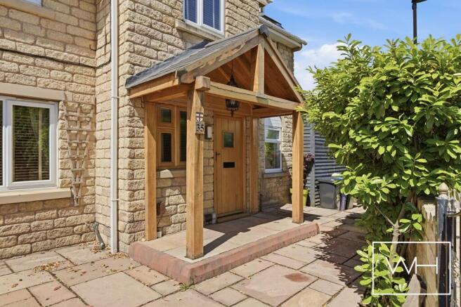 4 bed Detached for sale Image 11
