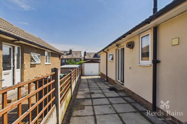 2 bed Bungalow for sale Image 11