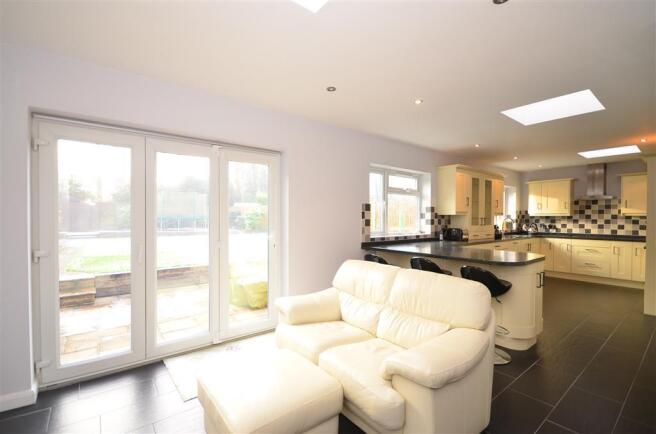 Kitchen/Breakfast Area