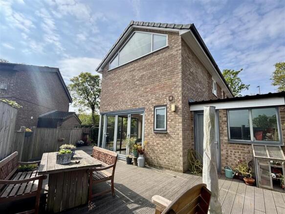 3 bed Detached for sale Image 11