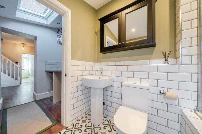 2 bed House to rent Image 12
