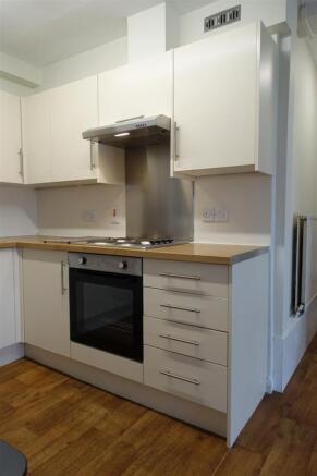 4 bed Private Halls to rent Image 4