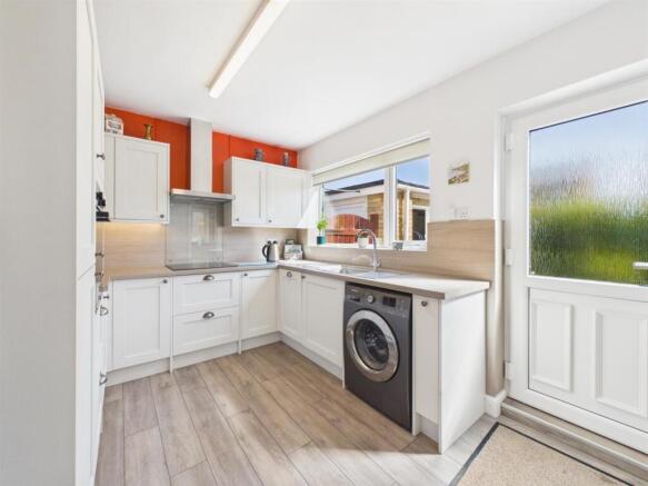 2 bed Semi-Detached Bungalow for sale Image 5