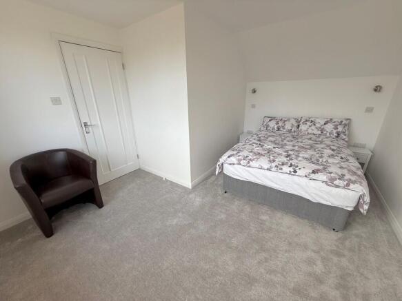 9 Hawke Close Bed...