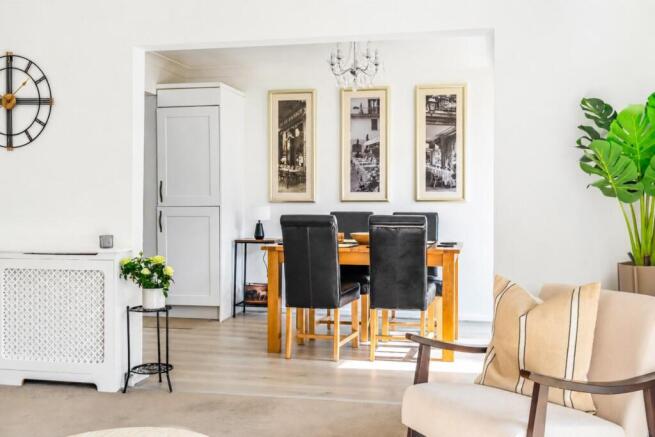 2 bed Apartment for sale Image 6