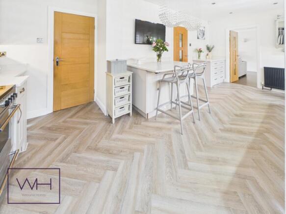 4 bed Detached for sale Image 8