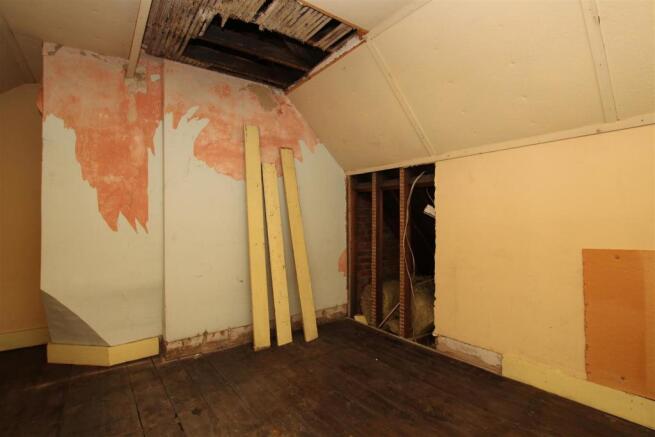 11MR - Loft room 2.JPG
