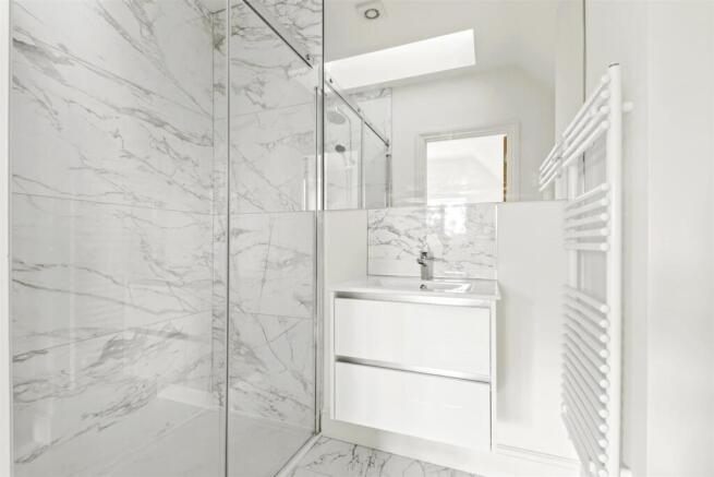 SHOWER ROOM ENSUITE