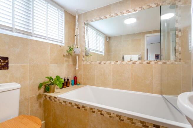 2 bed House for sale Image 9