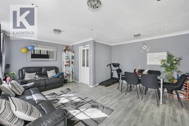 Ormonde Avenue KT19 9EP