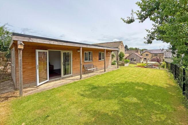 4 bed House for sale Image 7