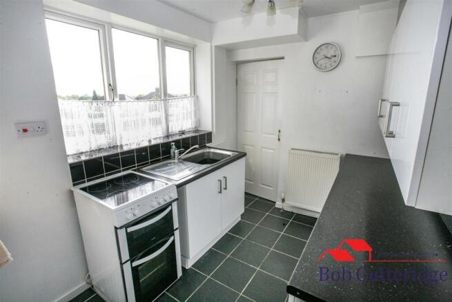 FITTED KITCHEN