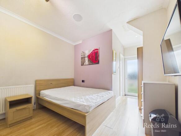 3 bed Terraced for sale Image 9