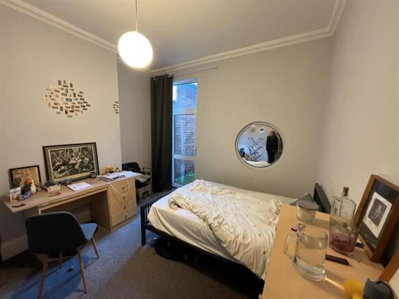7 bed House Share to rent Image 10