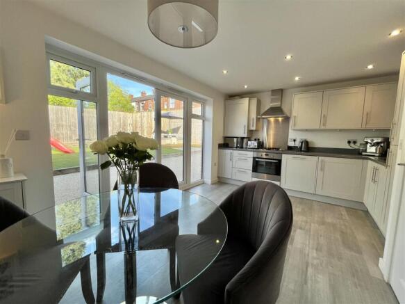 Kitchen/Dining Room