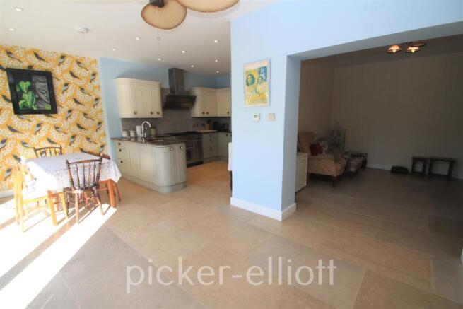 Open Plan Living/Kitchen Dining Room