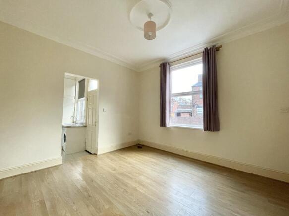 3 bed House to rent Image 4