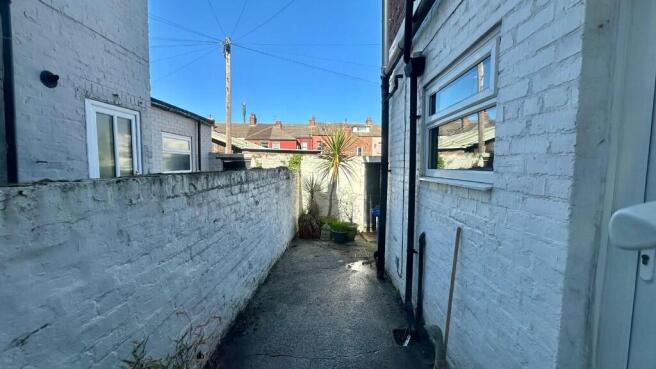 2 bed Terraced for sale Image 9