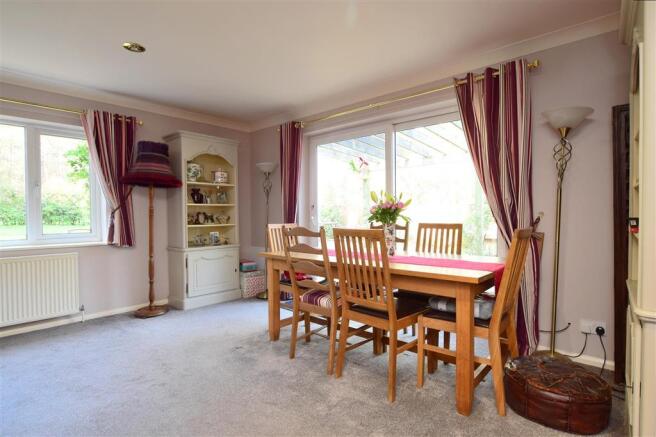 Kitchen/ Dining Room