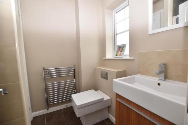 EN SUITE