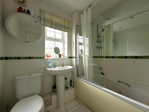 Photo 10
