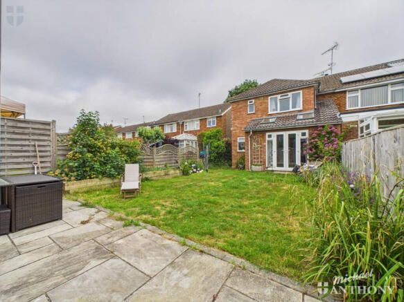 CAM03218G0-PR0682-STILL007-thumbnail-h750-70