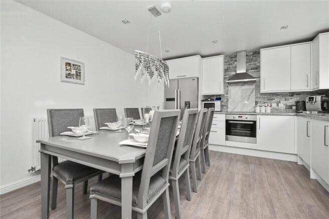4 bed Detached for sale Image 4