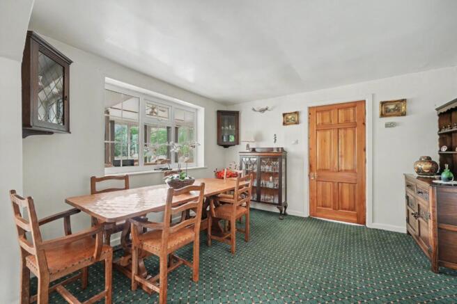 5 bed Detached for sale Image 6