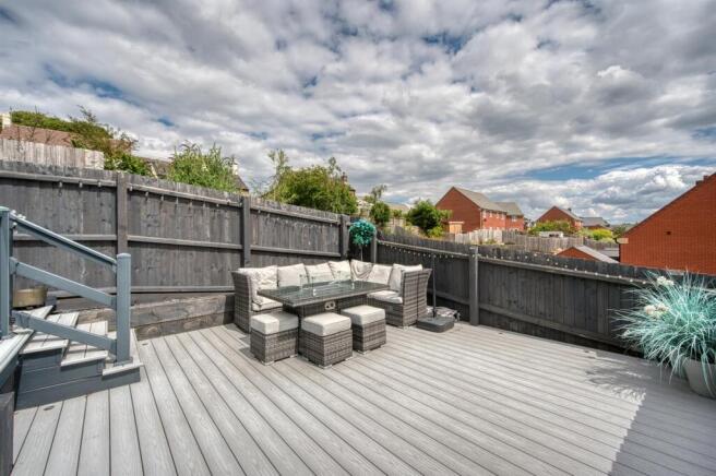 Garden - seating area.jpg