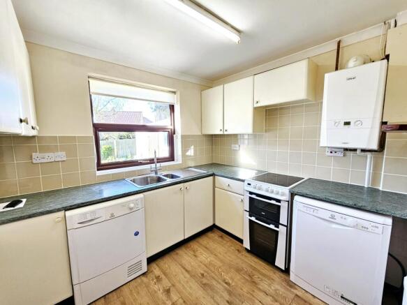 2 bed Semi-Detached Bungalow for sale Image 5
