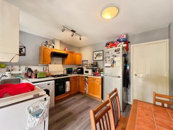 2 bed Semi-Detached for sale Image 2
